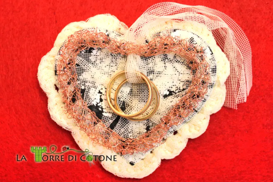 Cuscino porta fedi fai da te con rame e cuoio riciclati