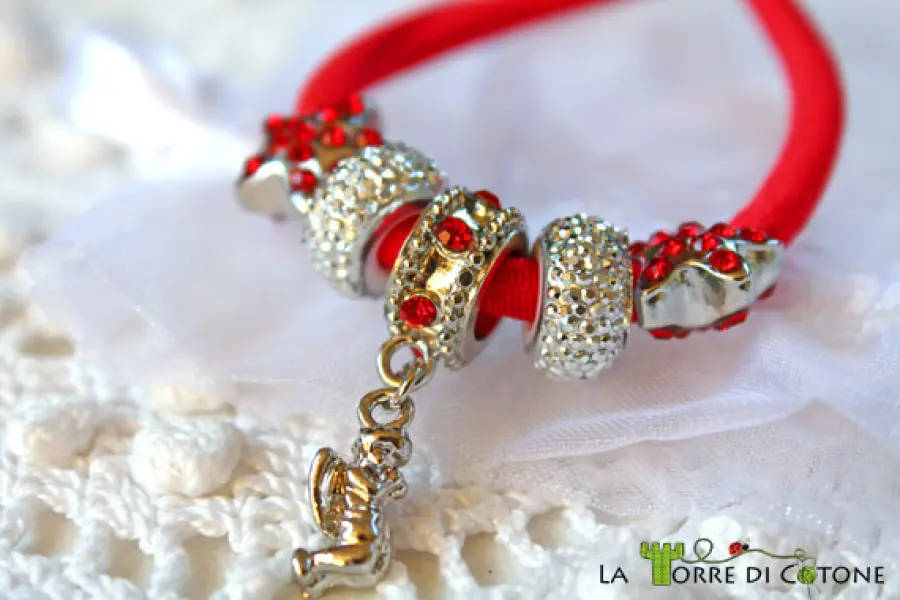 Bracciali fai da te - Fettuccia e perline in metallo