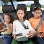 Consigli per sopravvivere ad un viaggio in auto con i bambini