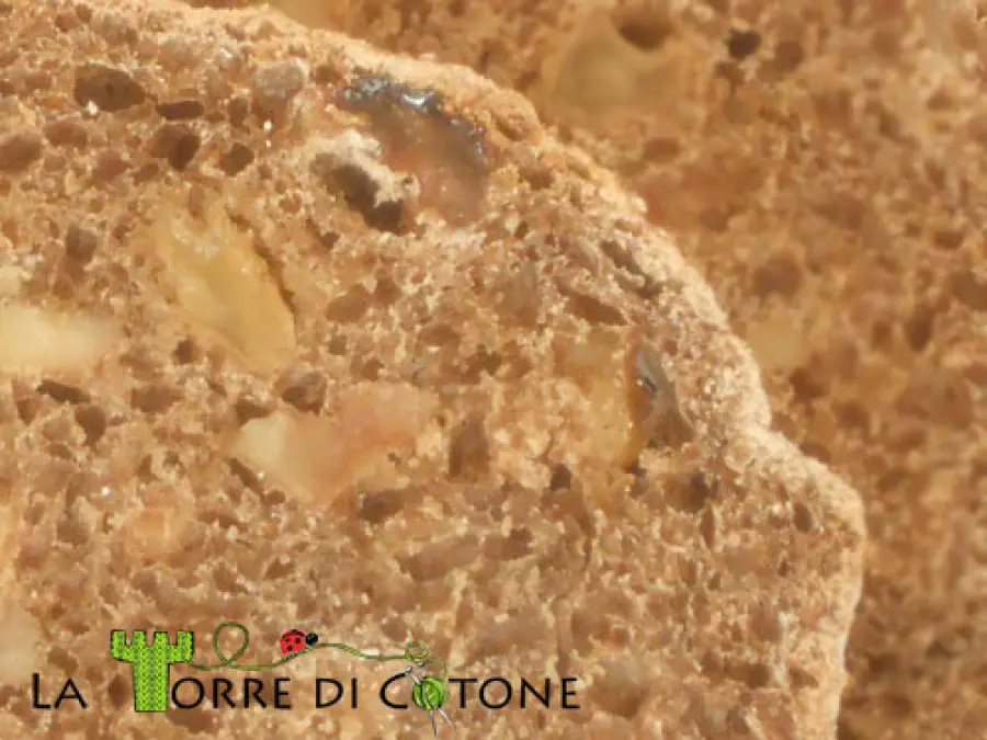 Mangiare il pane ai cereali in autunno