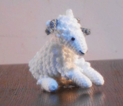 Presepe all'uncinetto: asinello e ariete