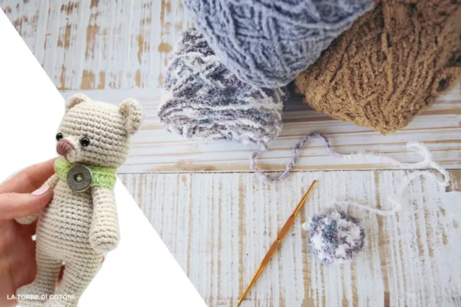 Schemi uncinetto: orsetto con sciarpa