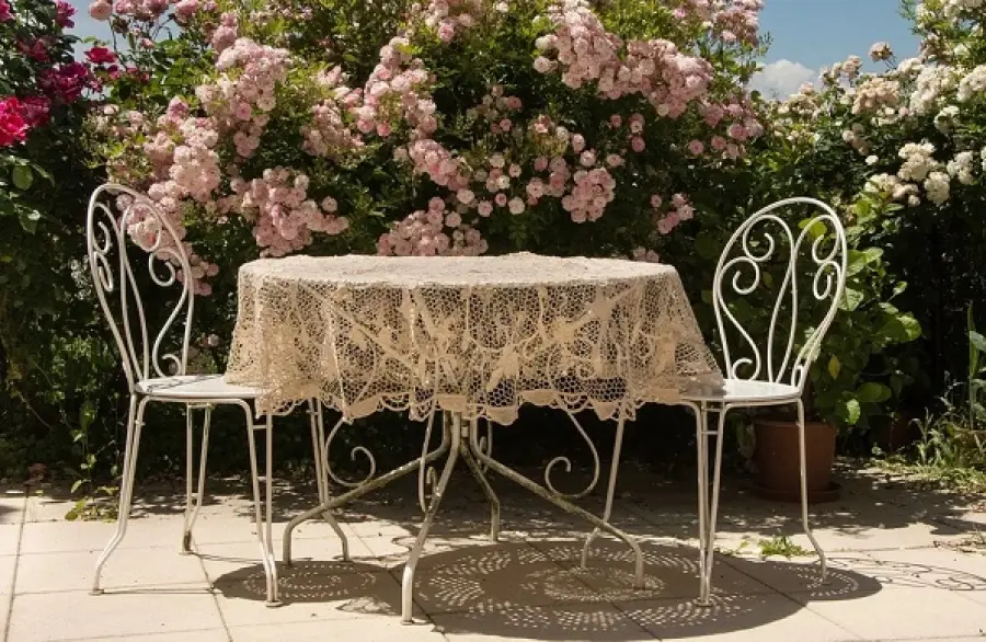 Come arredare il terrazzo in stile country chic