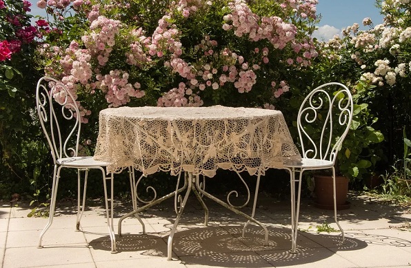 Come arredare il terrazzo in stile country chic