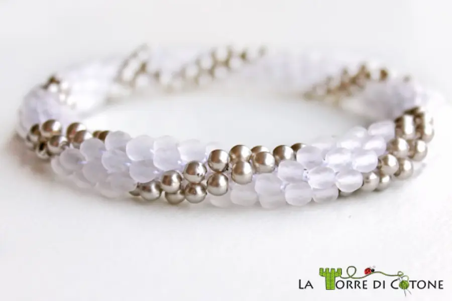 Spirale a crochet: come fare un bracciale con perline all'uncinetto
