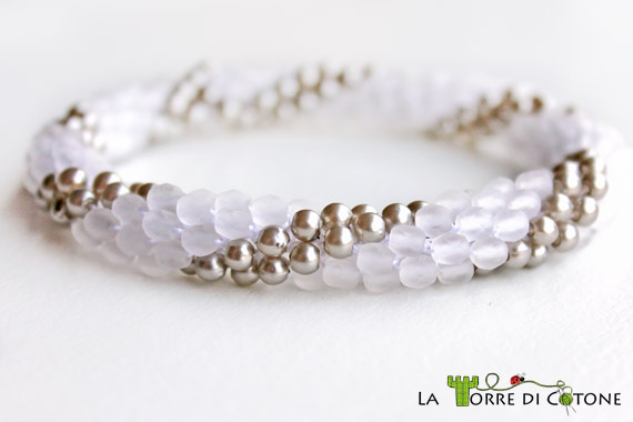 Spirale a crochet: come fare un bracciale con perline all'uncinetto