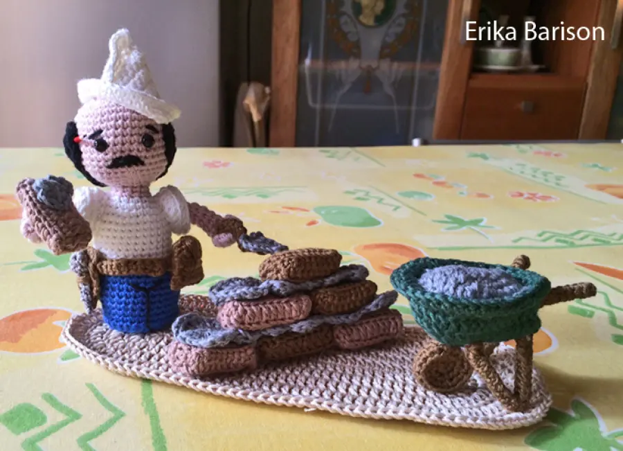 Al via il SAL sul Presepe all'uncinetto 2015: il muratore